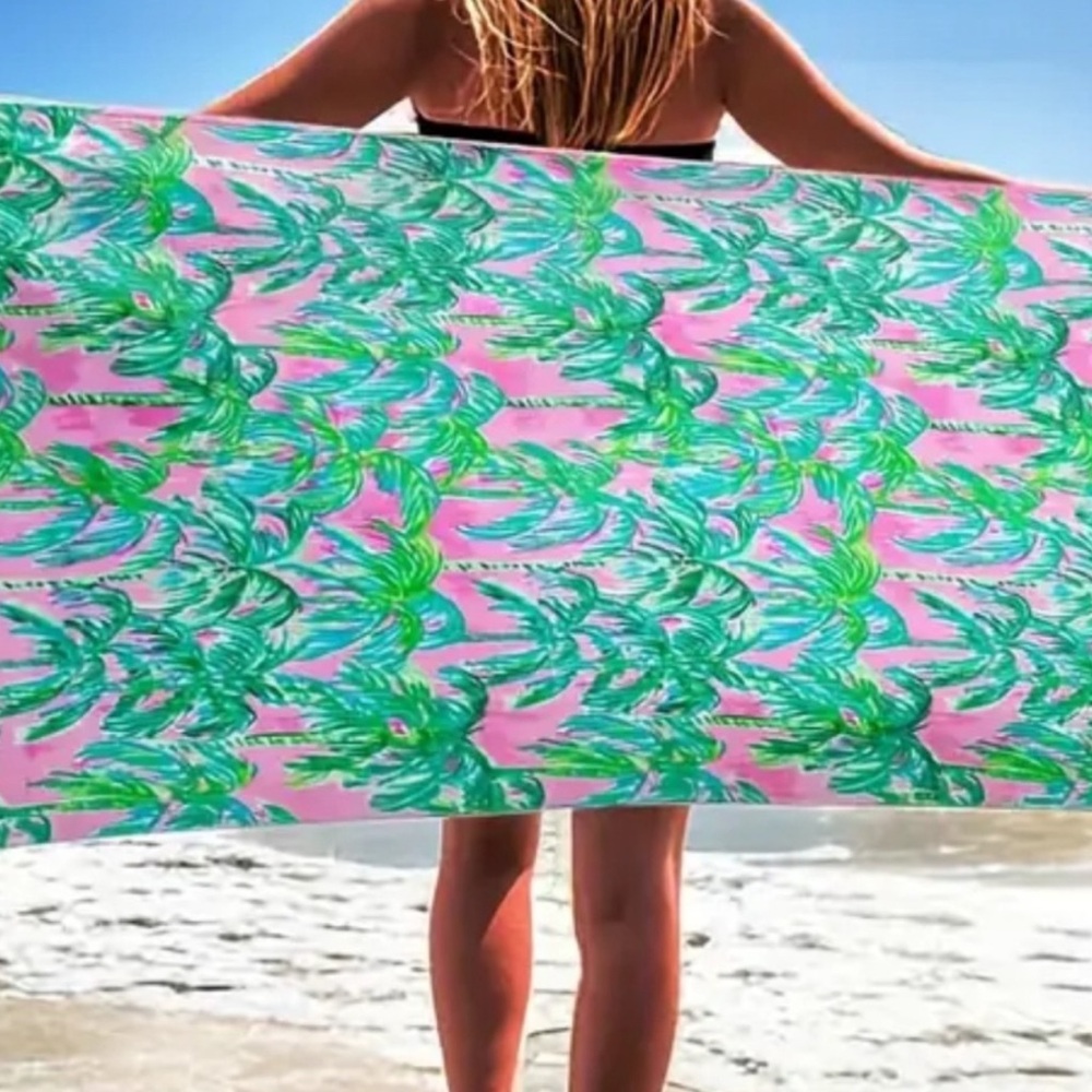 EUC Lilly Pulitzer Palm Tree Print Oversized Beach Towel 40x70